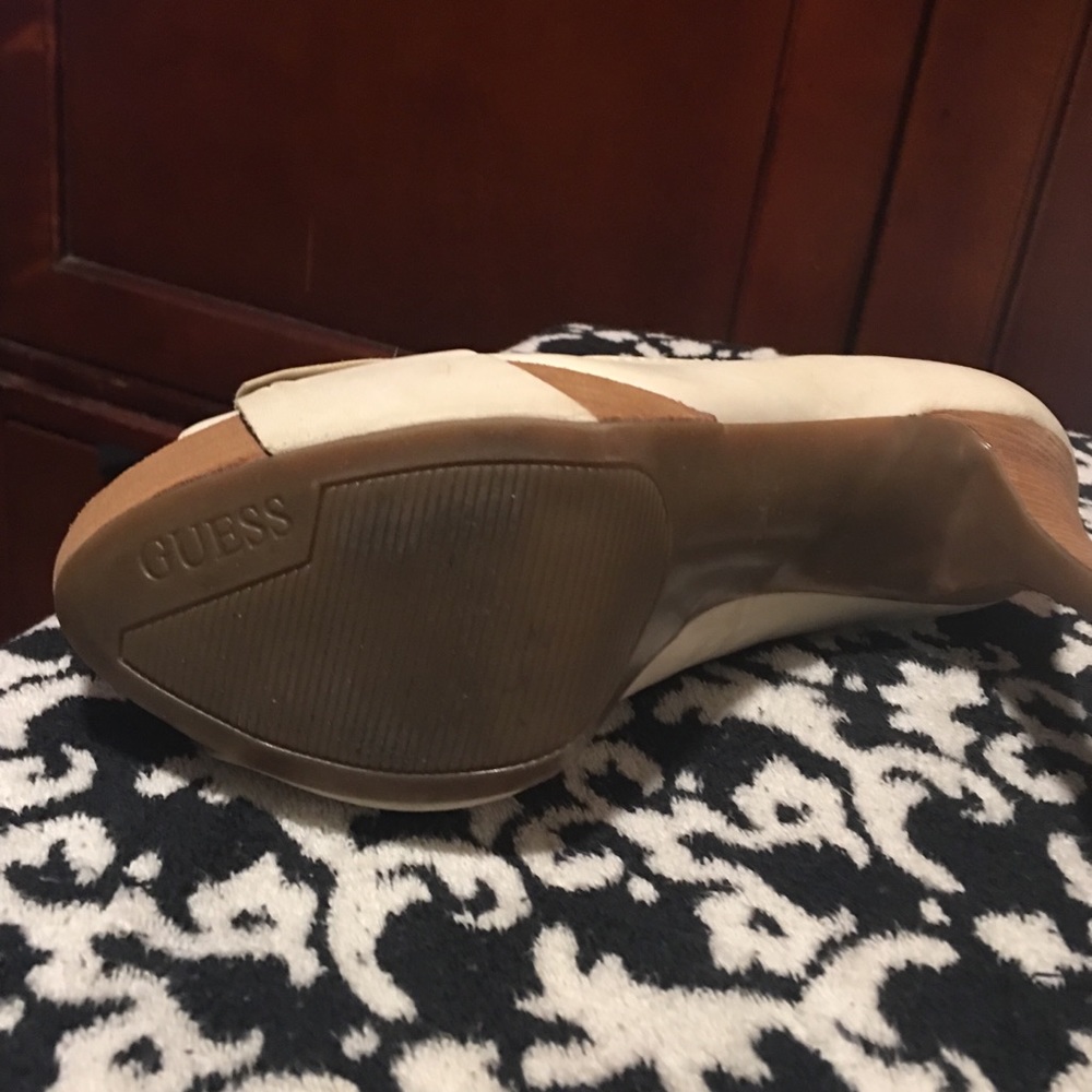 Guess Stilettos gently used. Size 91/2 - Picture 3 of 4